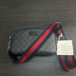 GG BLACK CROSSBODY BAG UNISEX